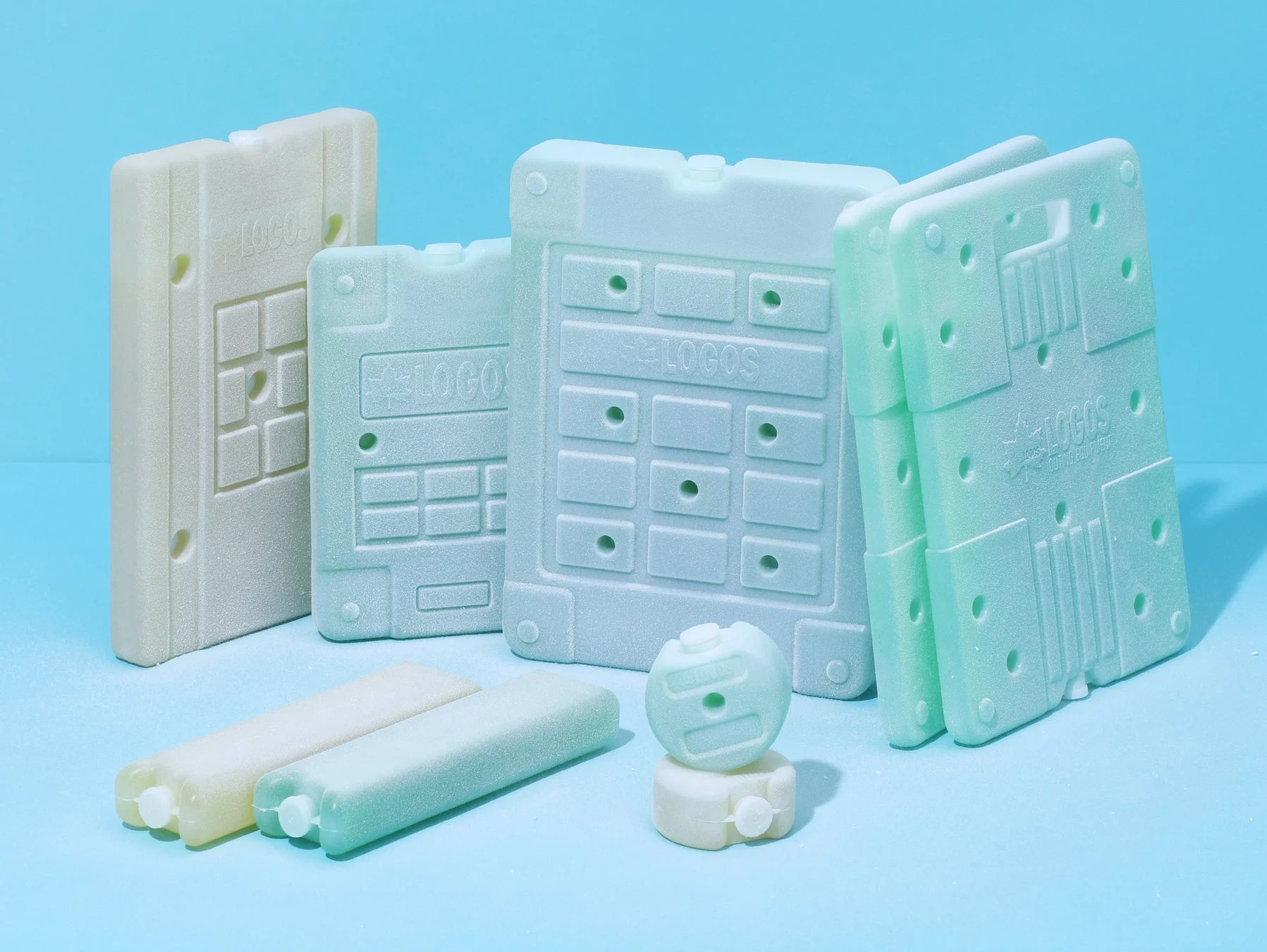 様々なサイズのロゴス製保冷剤