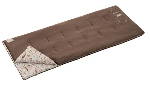茶色のキルティング加工が施された寝袋