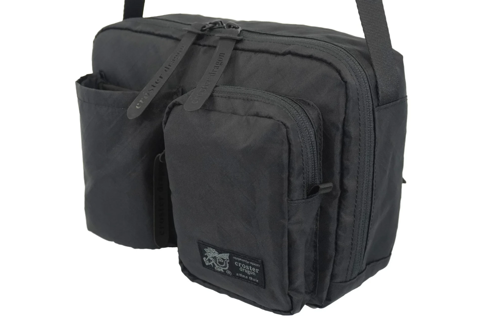 黒いショルダーバッグ