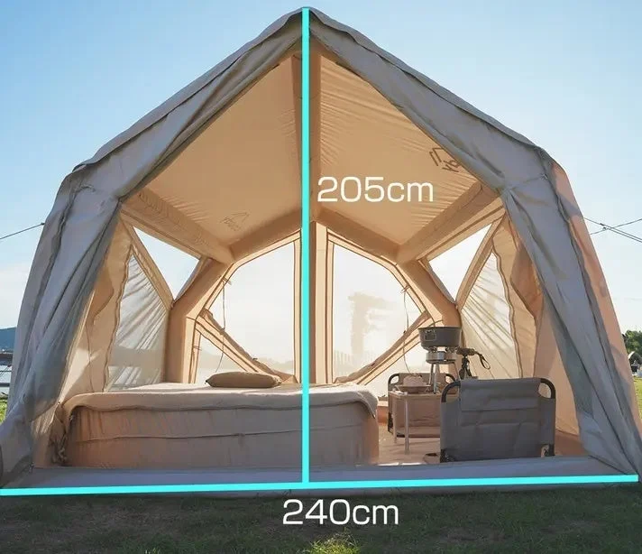 広々とした快適なキャンプ用テントの内部