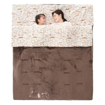 親子の添い寝イメージ