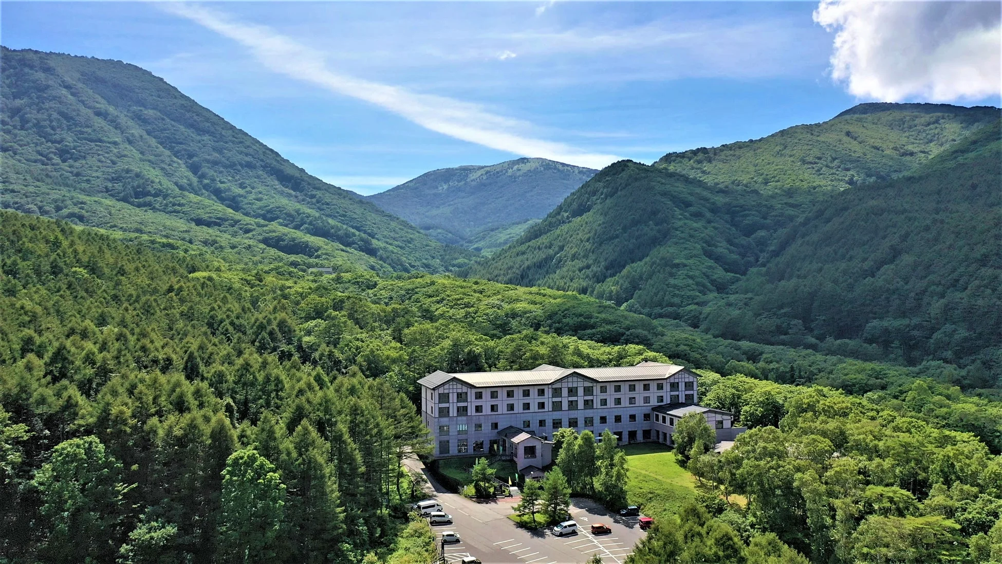 休暇村嬬恋鹿沢ホテル外観