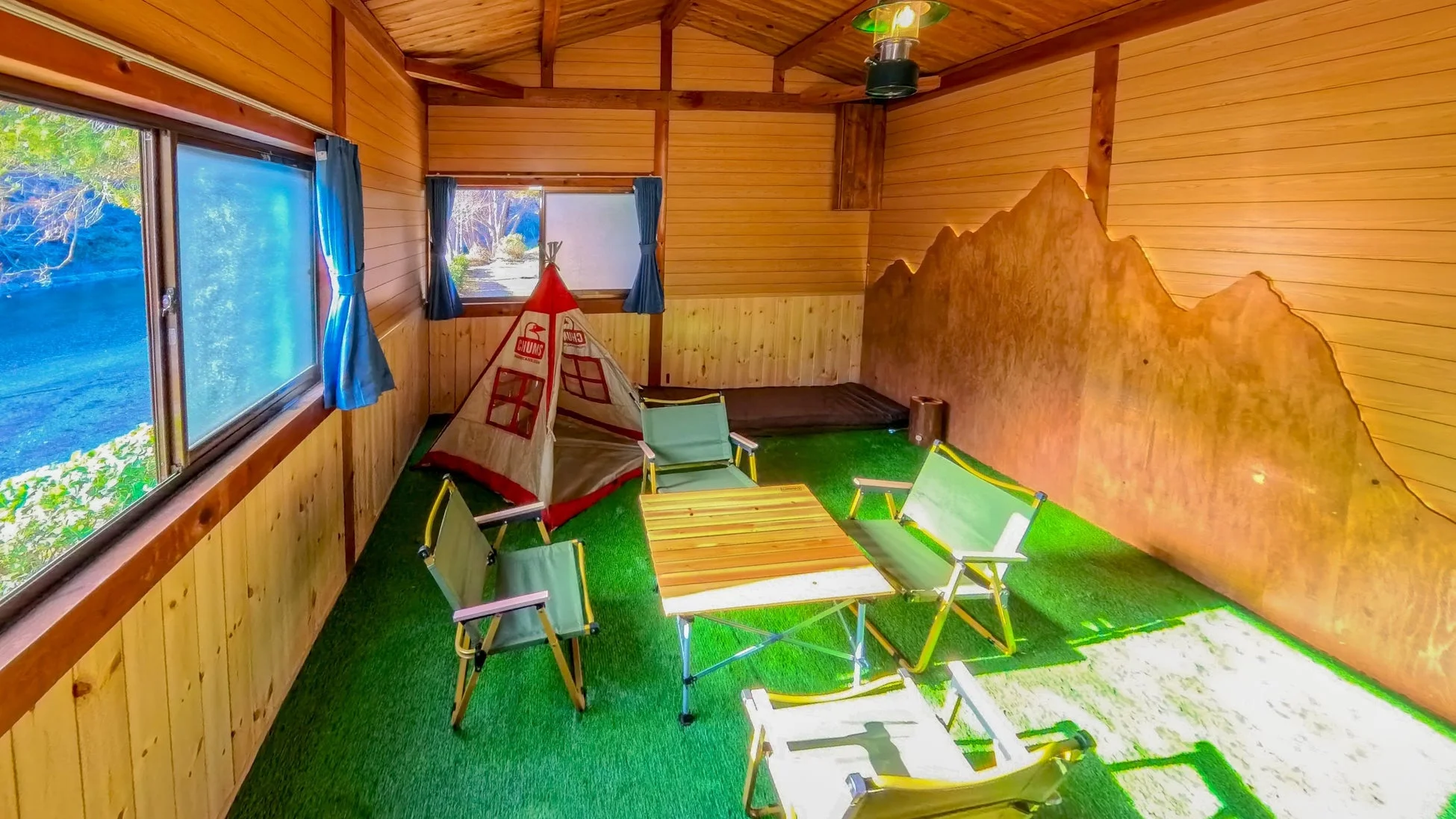 室内のグランピングスペース