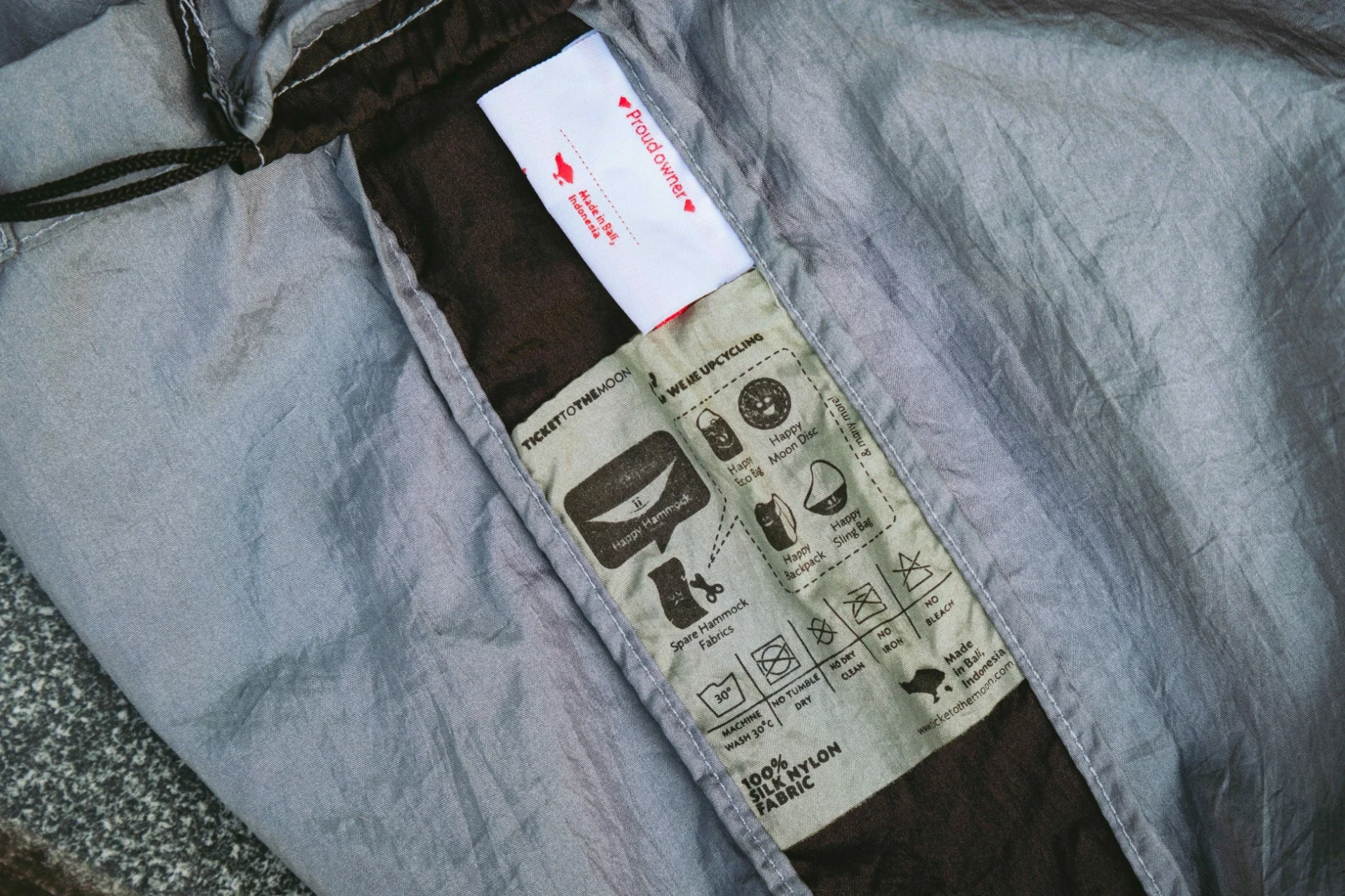 エコバッグの素材タグ