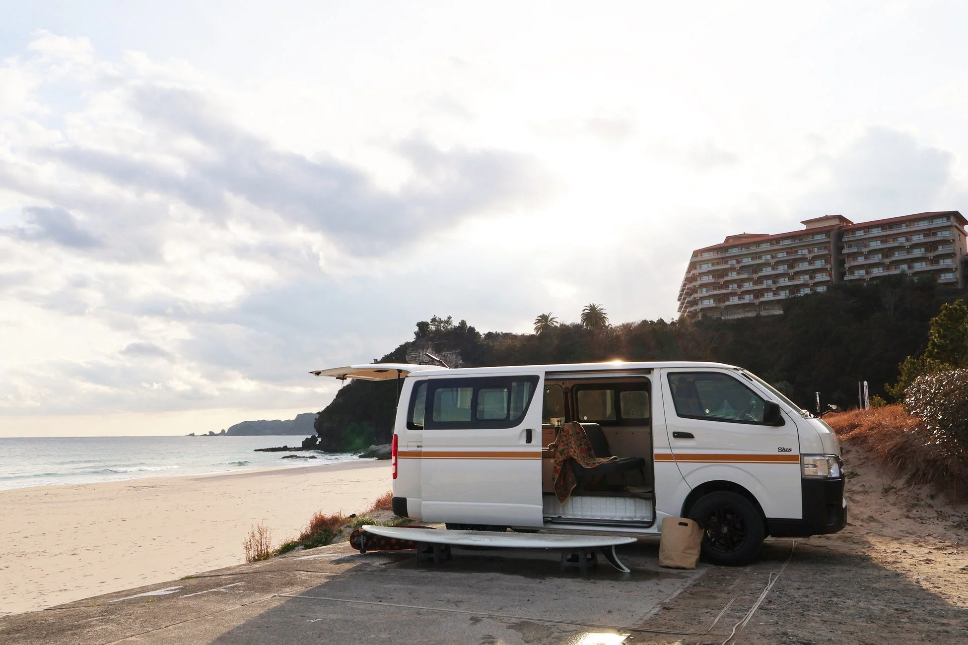 SAny.VANの外観（ビーチにて）