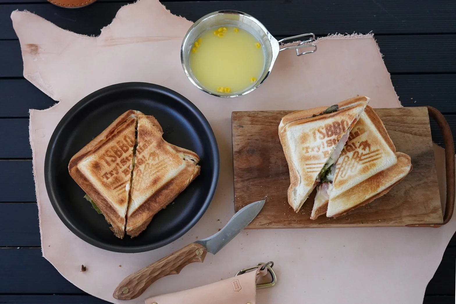 焚き火でホットサンド