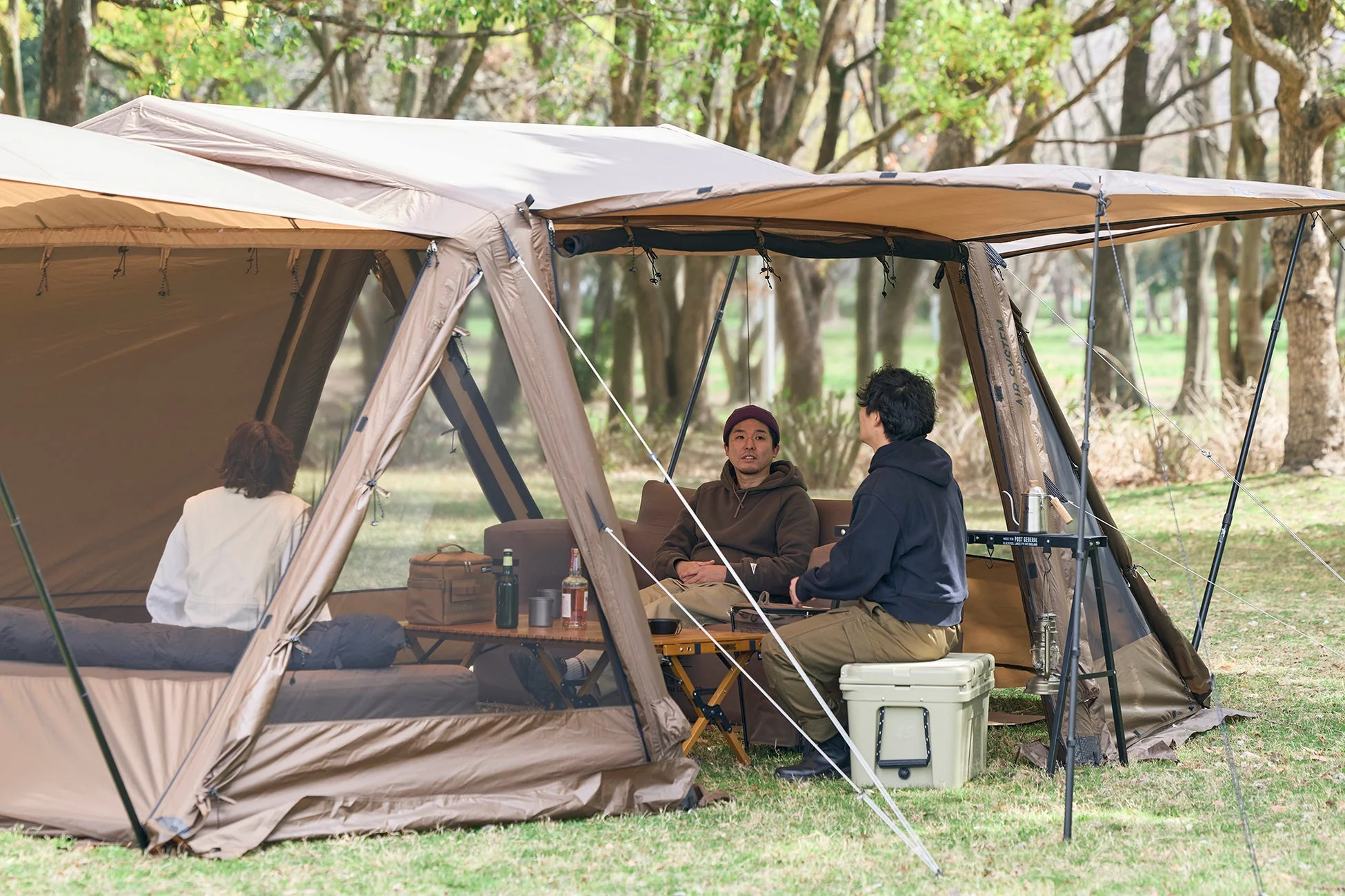 360°フルオープン可能な大型シェルターテント