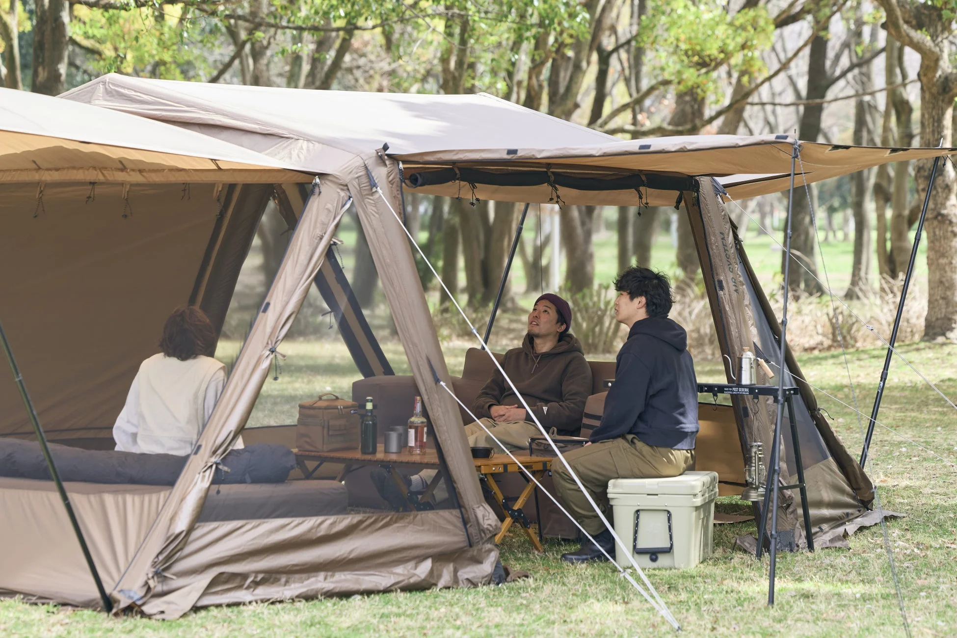 森林でのキャンプ