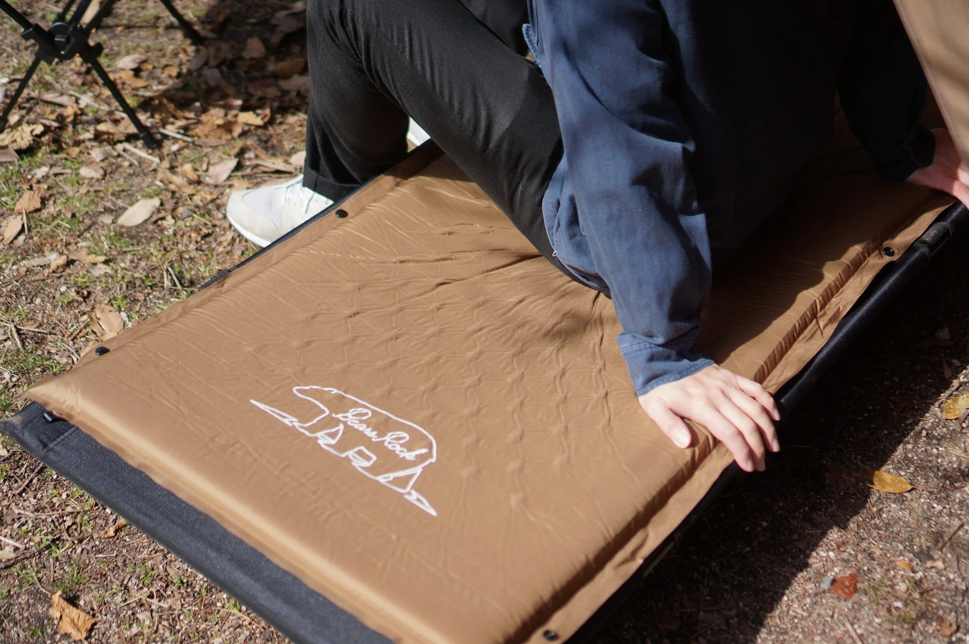 屋外で使用するインフレータブルマット