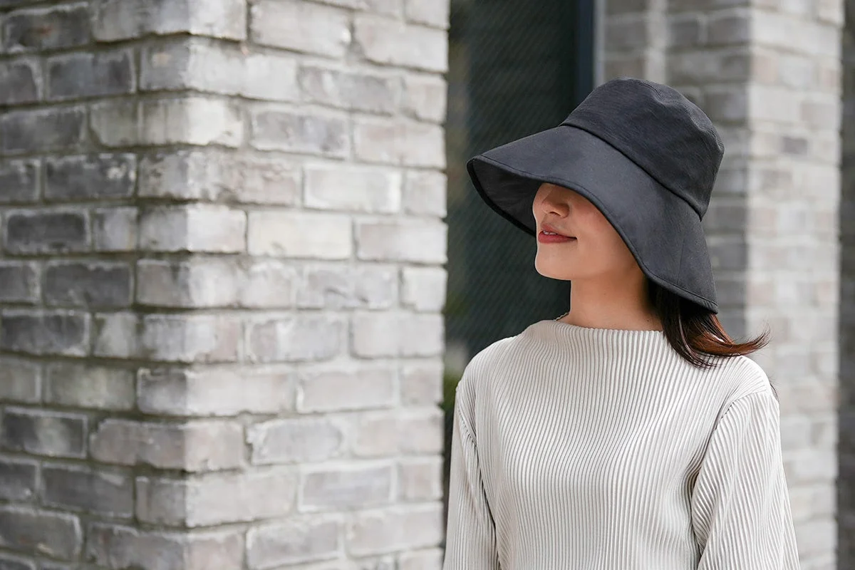 日差しを遮断するハット