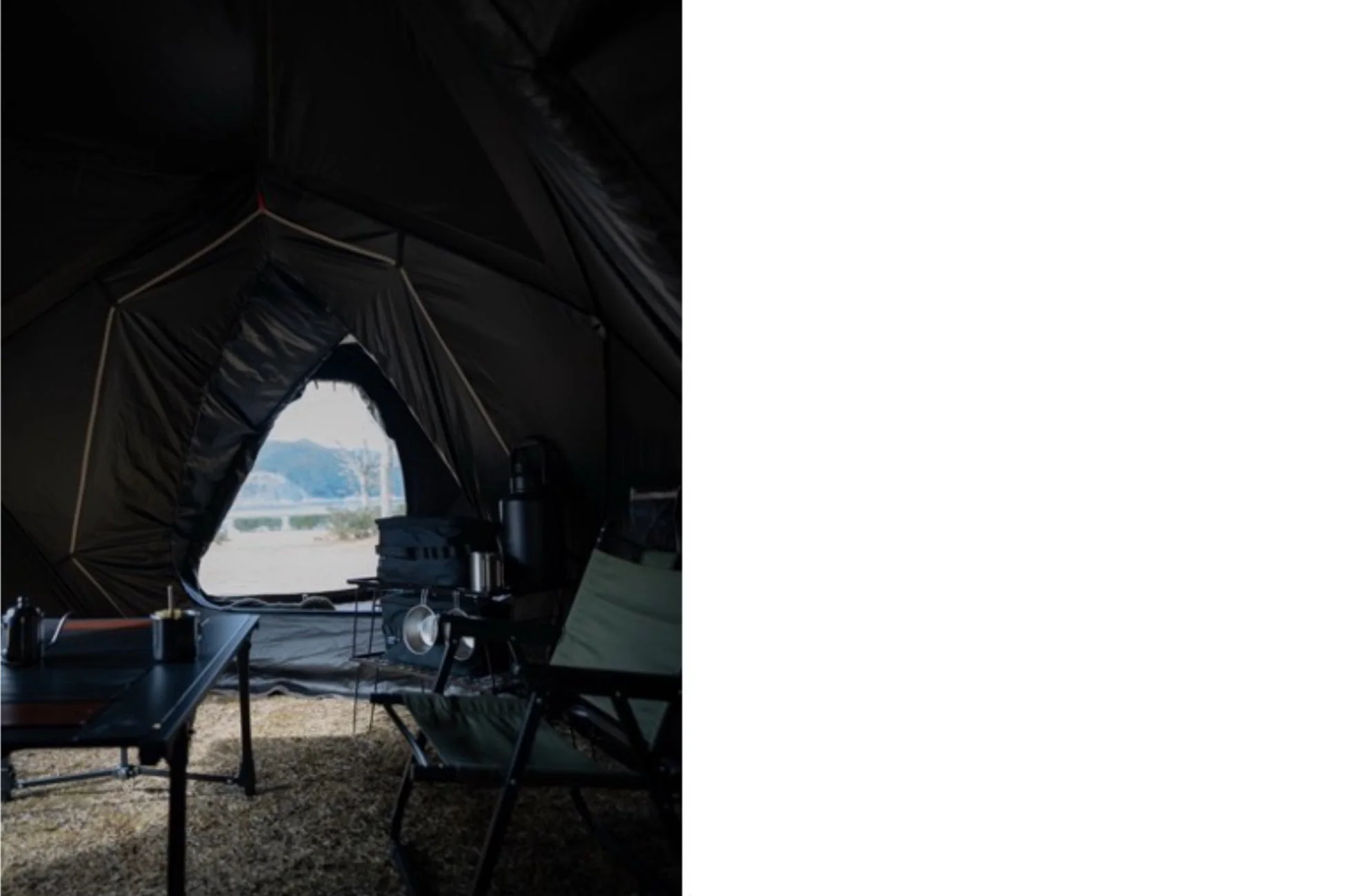 シェード内部からの眺め