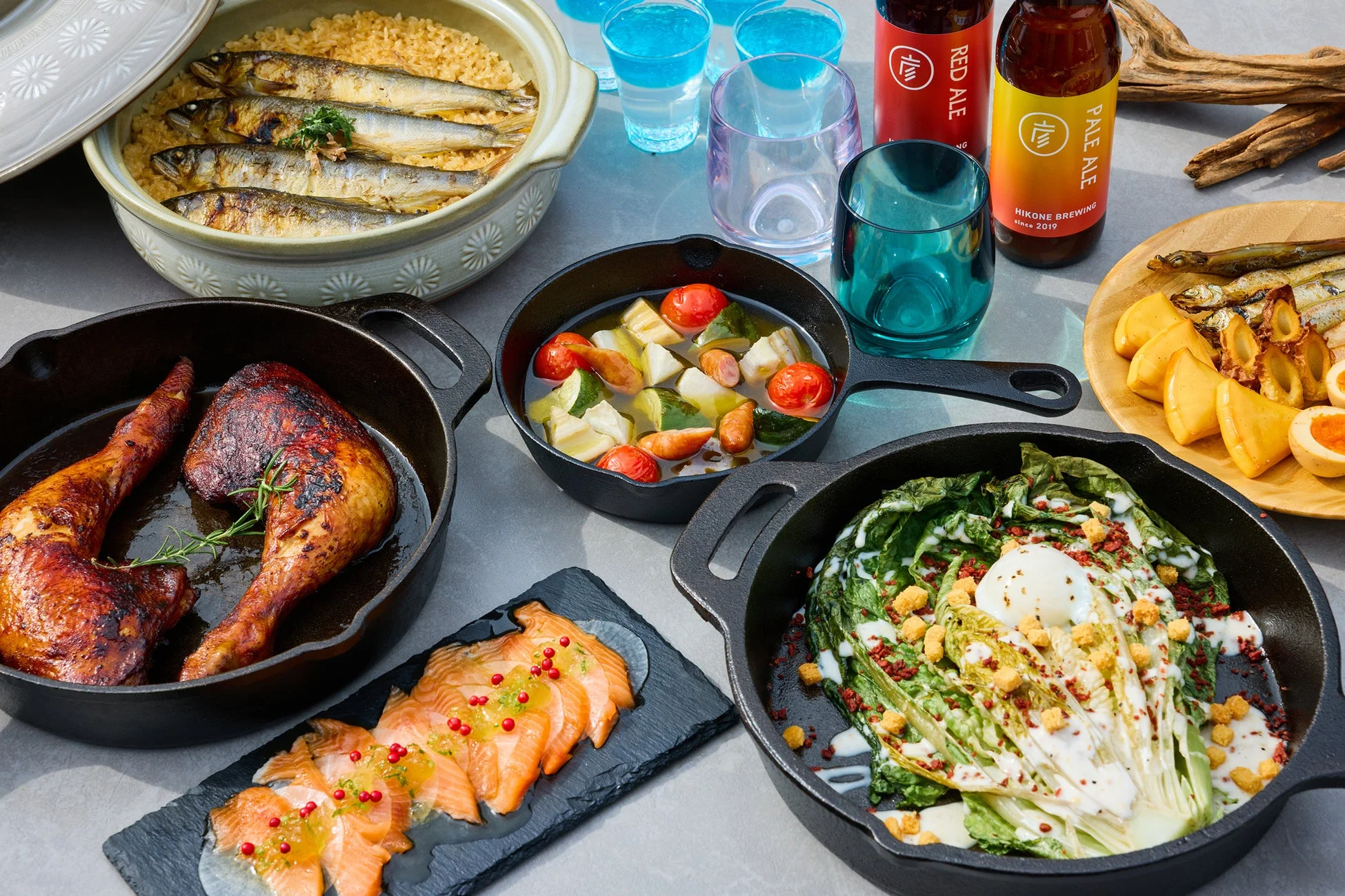 彩り豊かなアウトドア料理とクラフトビール