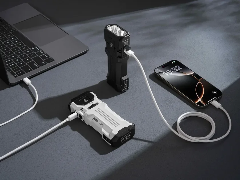 電子機器、充電、モバイルバッテリー