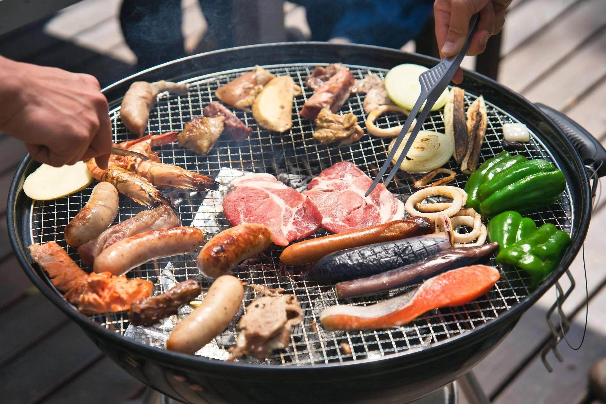 焼きたてのBBQ料理