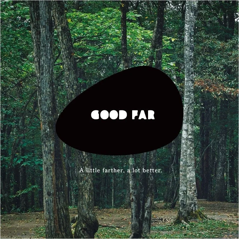 緑豊かな森を背景にしたGOOD FARのロゴ