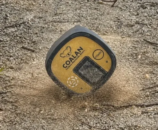 砂利の上に置かれたCOALAN CL-725
