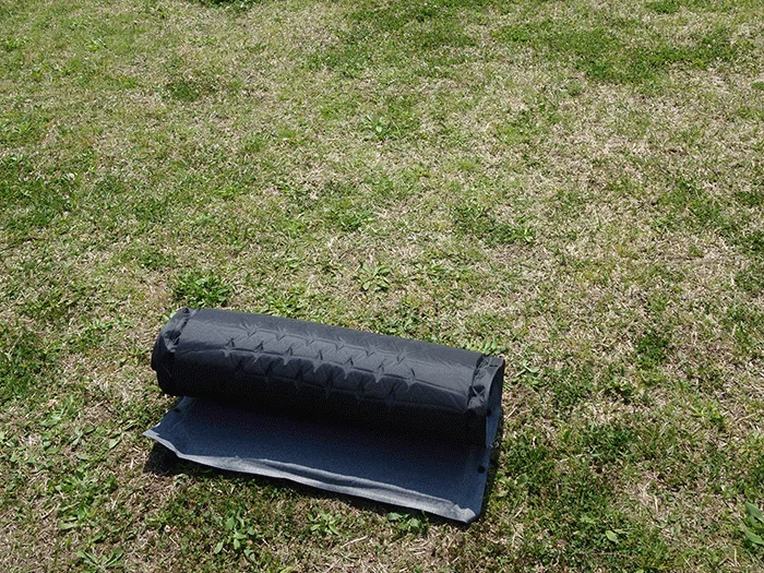 丸められたマット