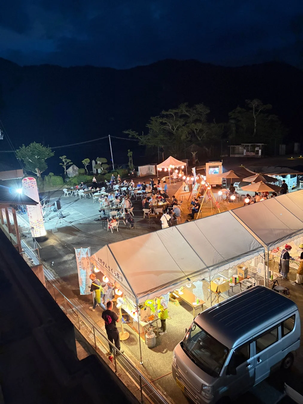 夜のイベント風景